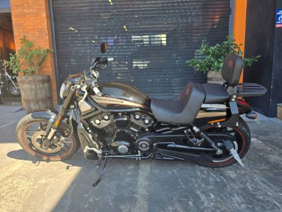 HARLEY-DAVIDSON V-ROD MUSCLE 